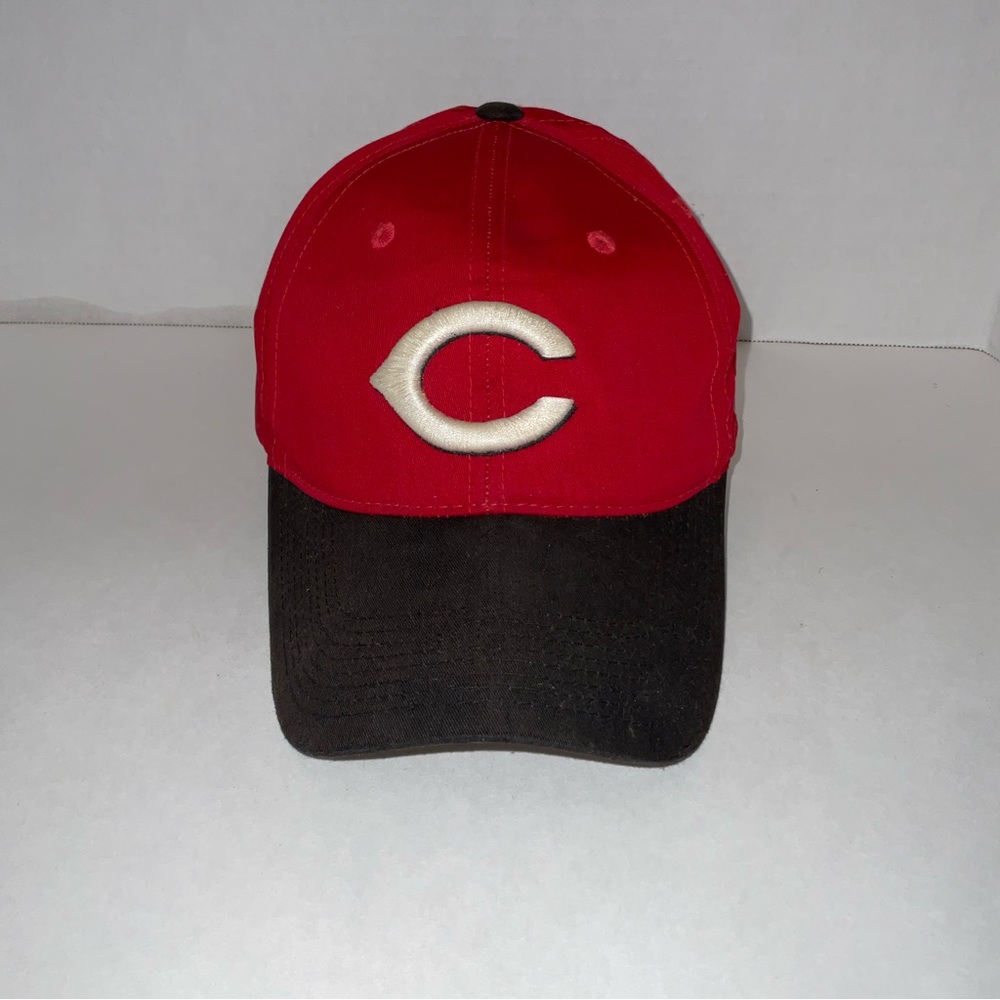 Cincinnati Reds Baseball Cap Hat Embroidered Logo MLB Genuine Merch Distressed !